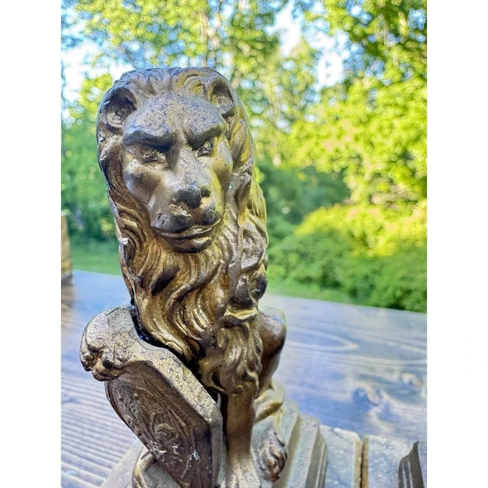 Vintage Lion Bookends Stone Base Heraldic Shield Old World Decor‎